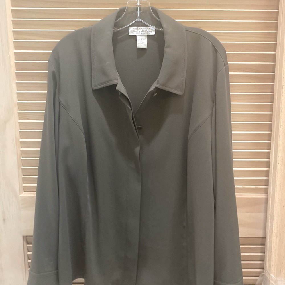 Elana by Tanner button up Taupe Top NWOT Sz.16